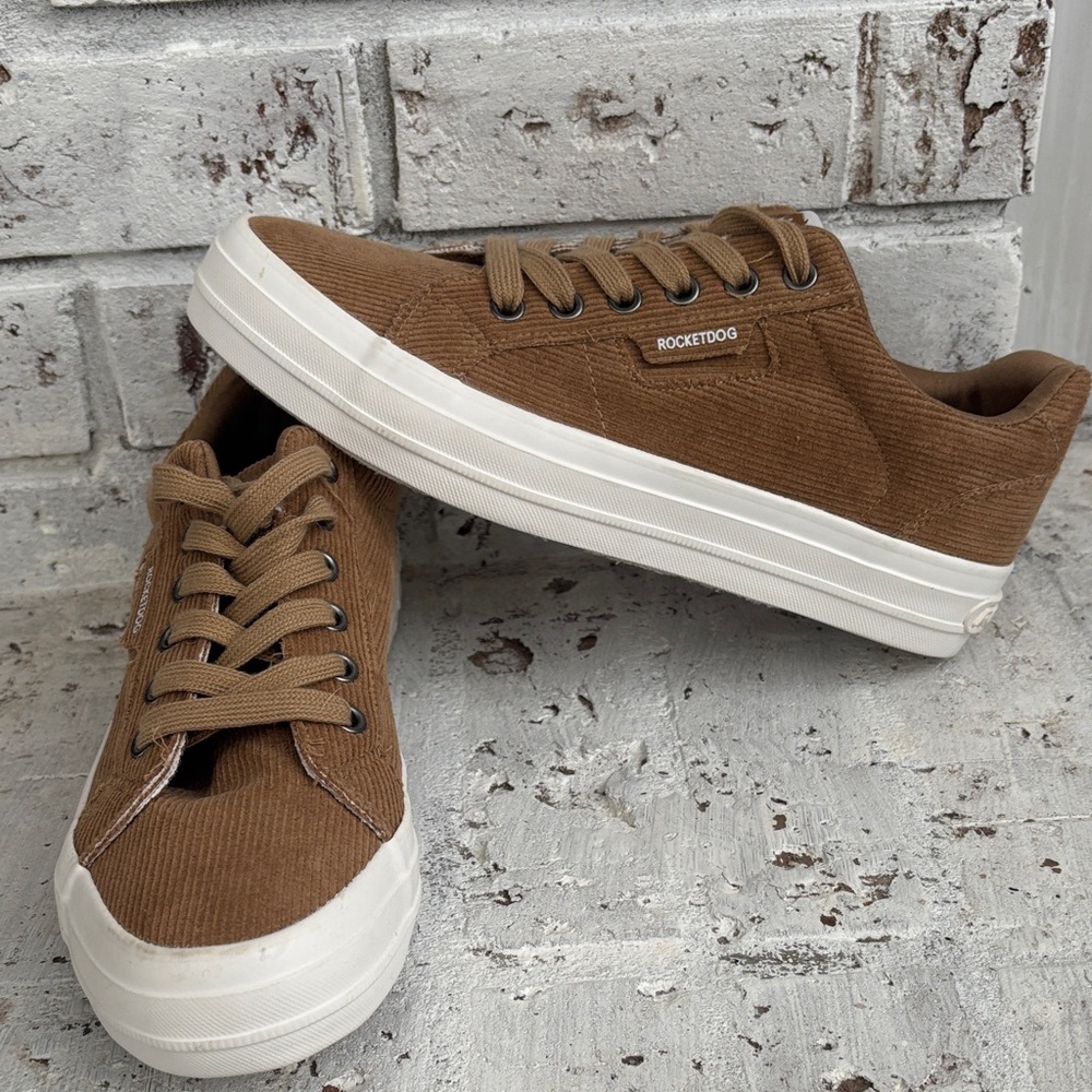 Rocket Dog women’s Tan Corduroy Sneakers